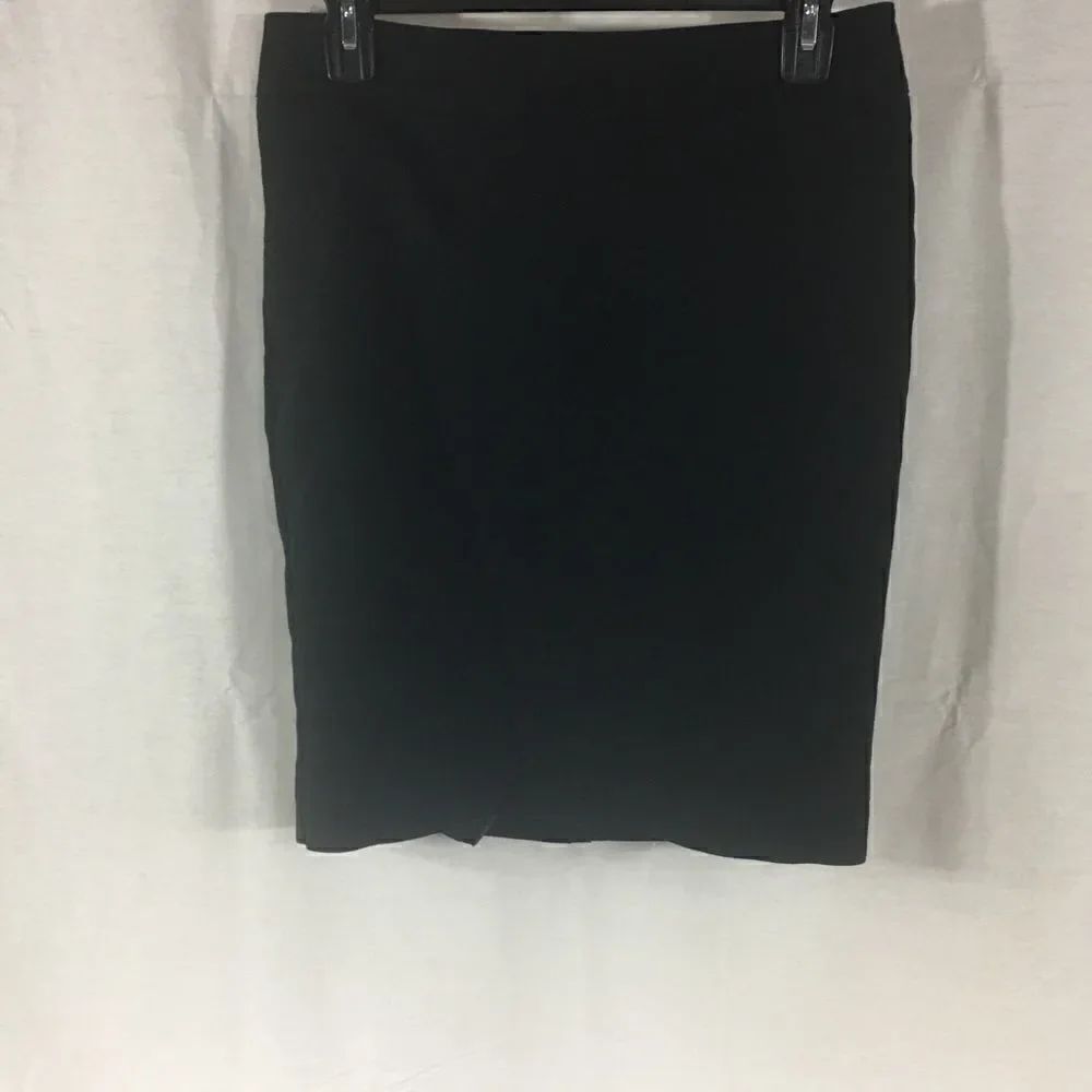 Size 4 Merona lined black skirt zippered back stretch expandable machine wash